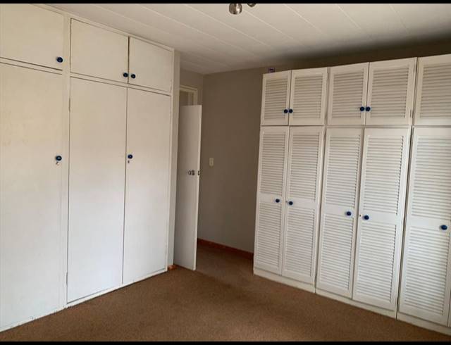 2 BEDROOM APARTMENT FOR SALE IN KEMPTON PARK EXT 3